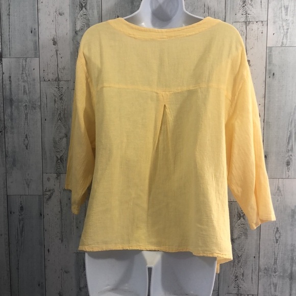 Gauze 2 Button Yellow Crop Top 2 - Picture 4 of 8